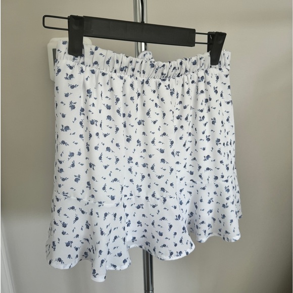 Mini skirt from Altar’d State in size small - Picture 2 of 2